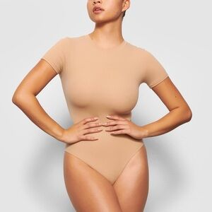 SKIMS - Fits Everybody T-Shirt Bodysuit